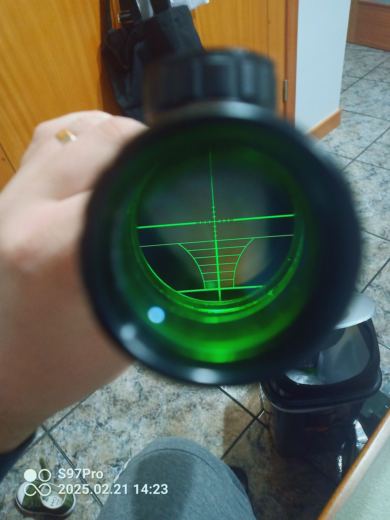 Mira com retícula  iluminada