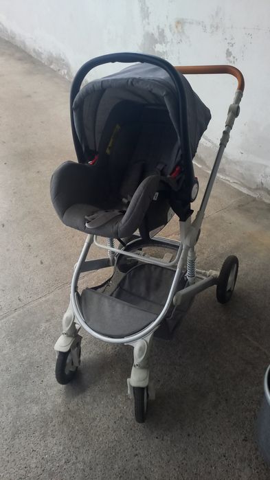 Carrinho de Bebé c/ ovo