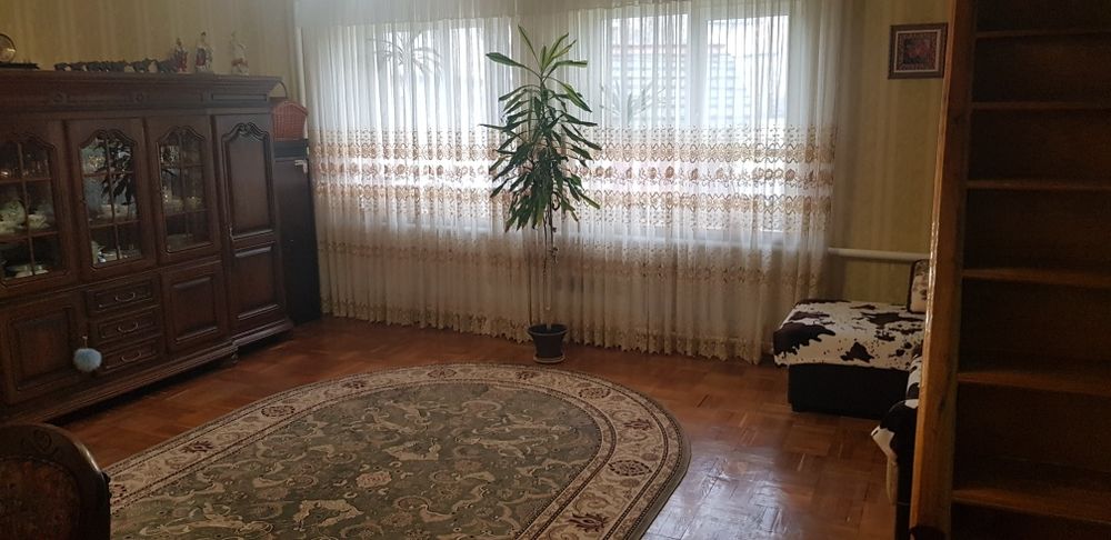 Квартира будинок в Лукові