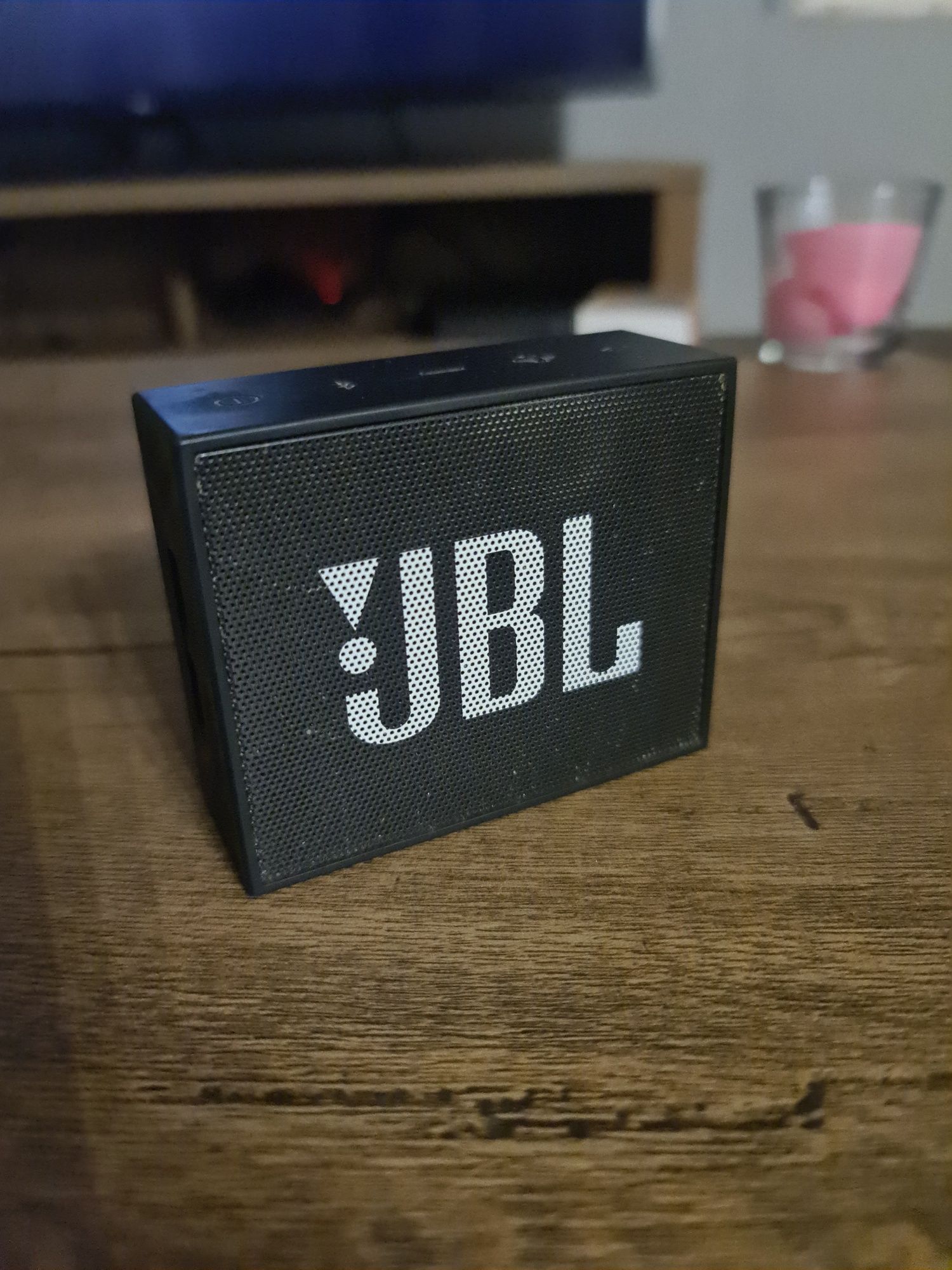 Coluna da JBL pequena