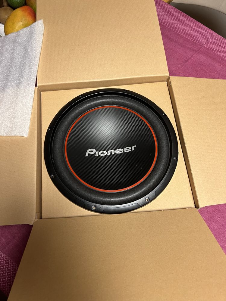 Subwoofer pioneer