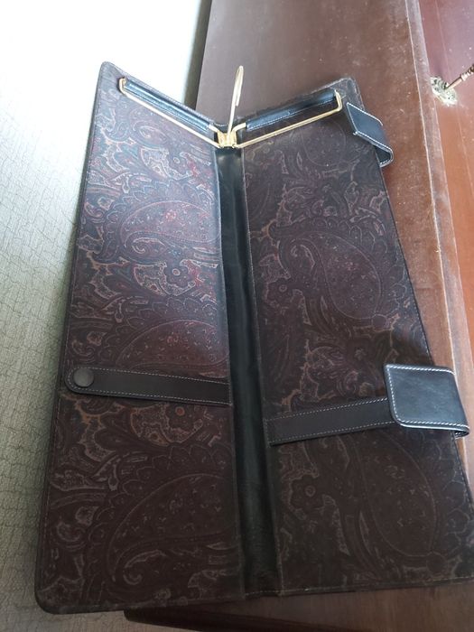 Porta gravatas pele