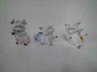Porcos miniaturas em porcelana
