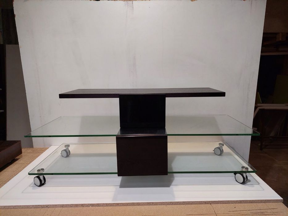 Тумба під телевізор (TV-стенд)