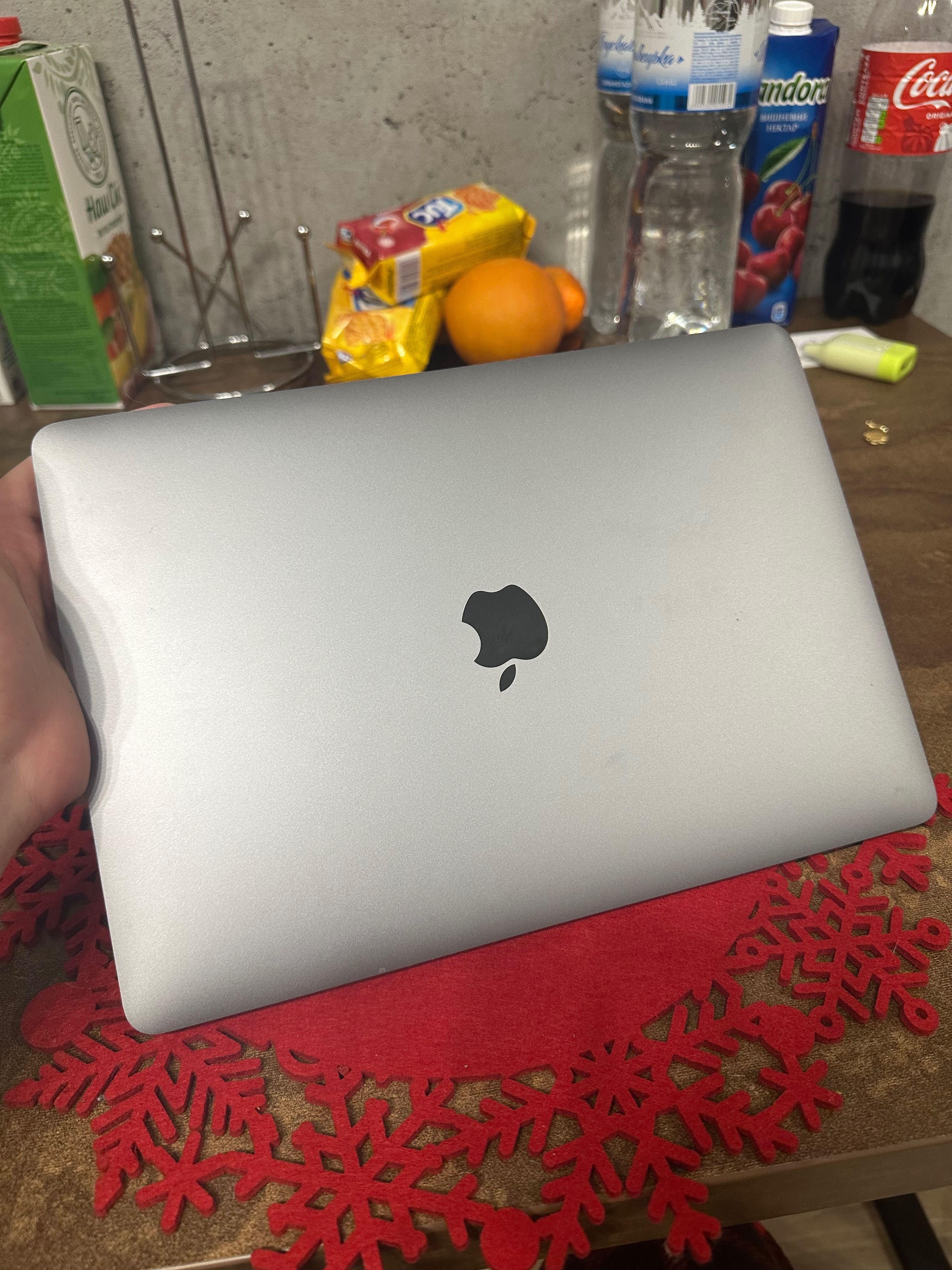 MacBook Pro m2 2022 8/512