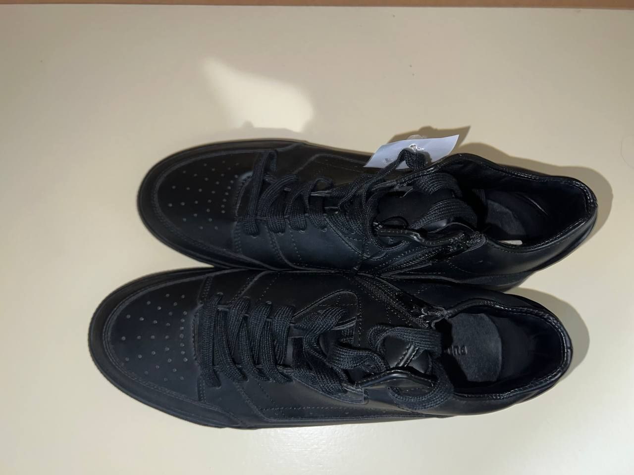 Продам кросівки Pull n Bear