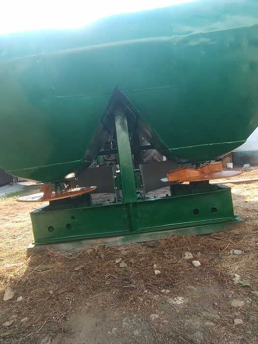 Продам розкидач добрив