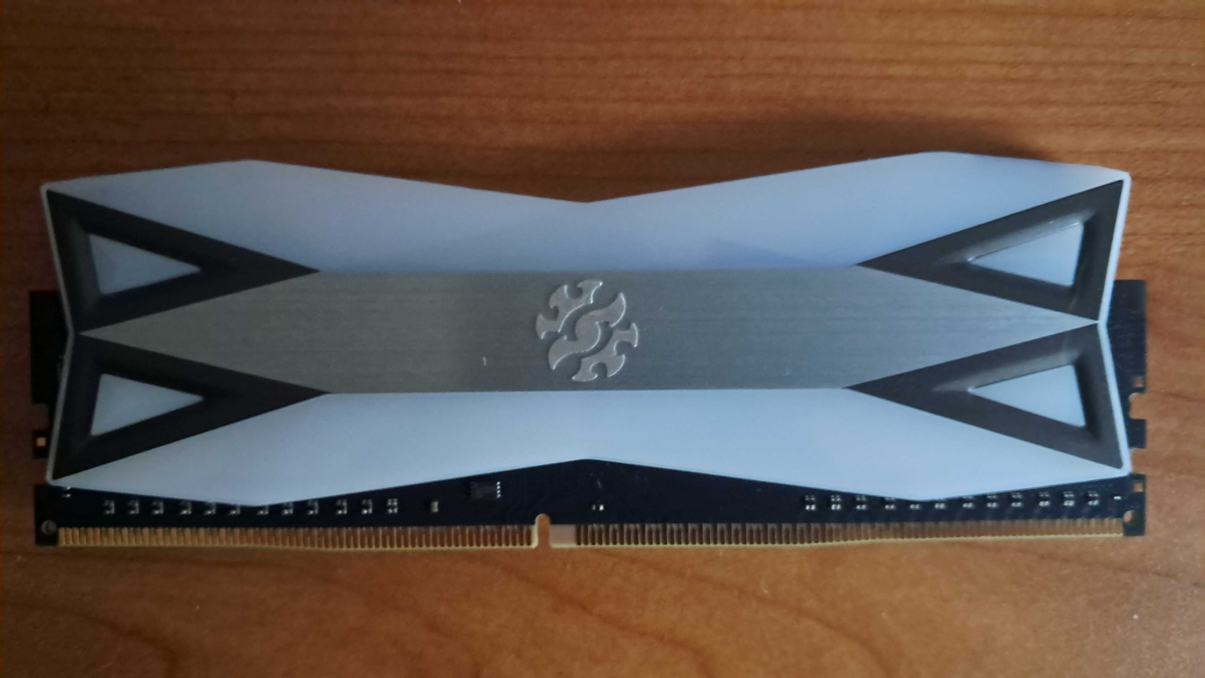 Pamięć RAM XPG Spectrix DDR 4 3600 RGB