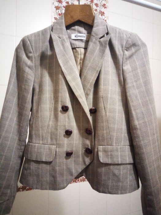 Жакет, піджак бежевий.