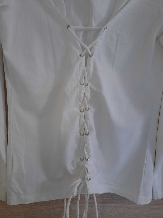 SOCCC L 40 biała bluzka wiązana gorsetowa złota długi rękaw