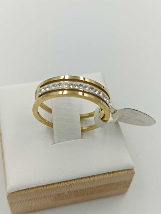 Pierścionek pozłacany  stal szlachetna z cyrkoniami rozmiar 8