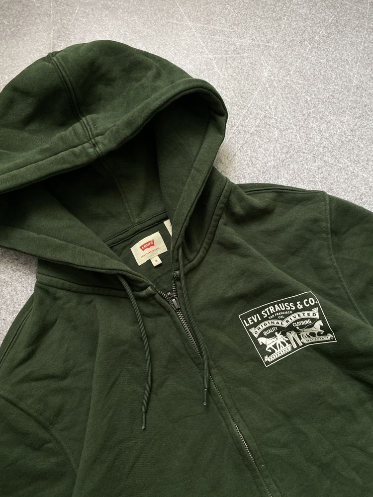 Зіпка Levis size M