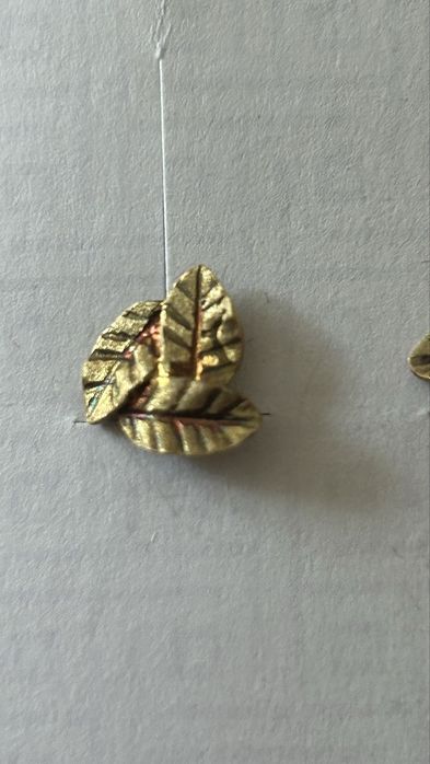 Brincos em prata dourada novos