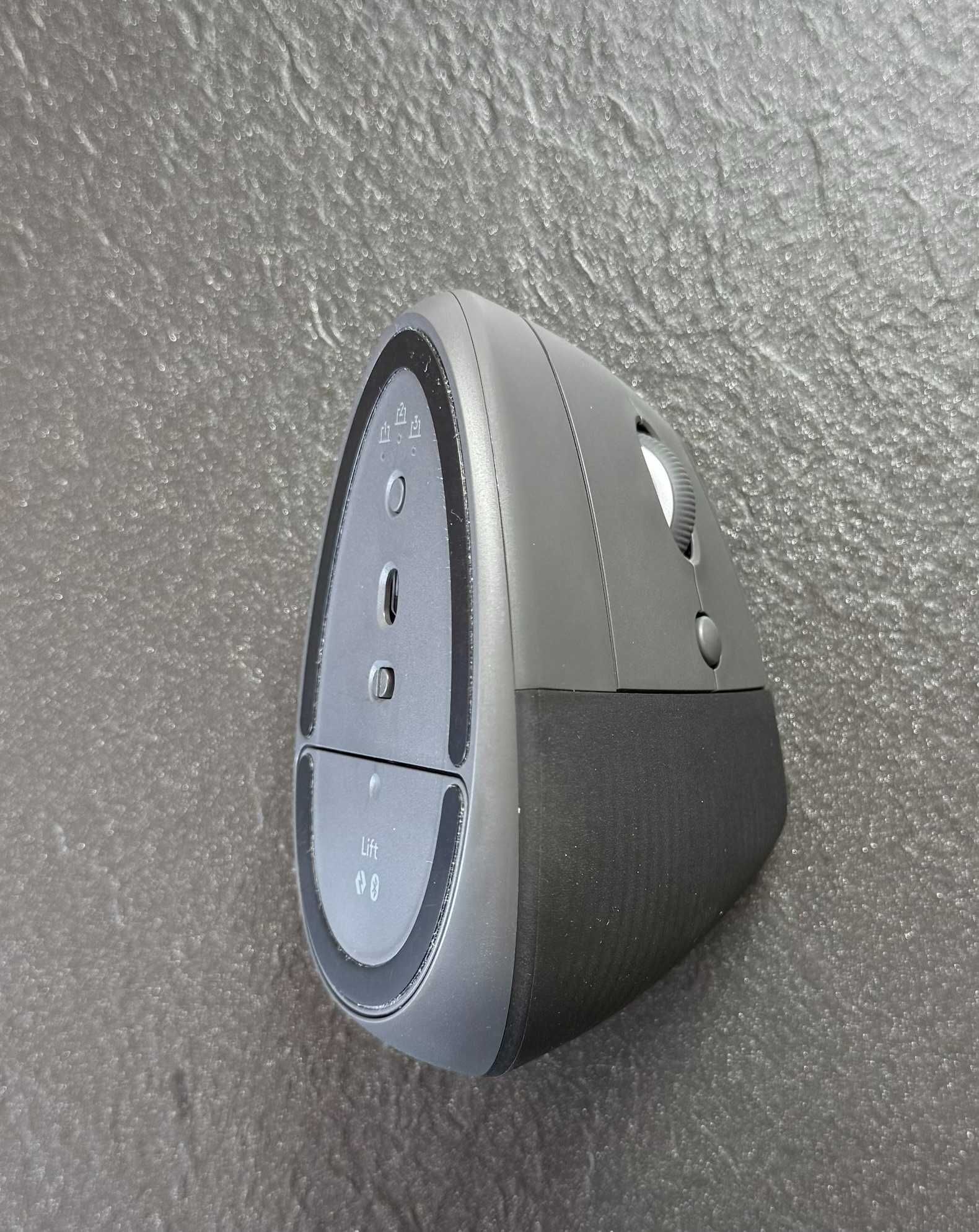 Myszka bezprzewodowa Logitech Lift Left sensor optyczny