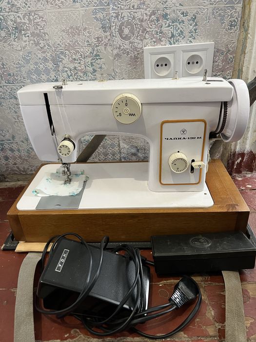 Продам швейну машину Чайка 132М