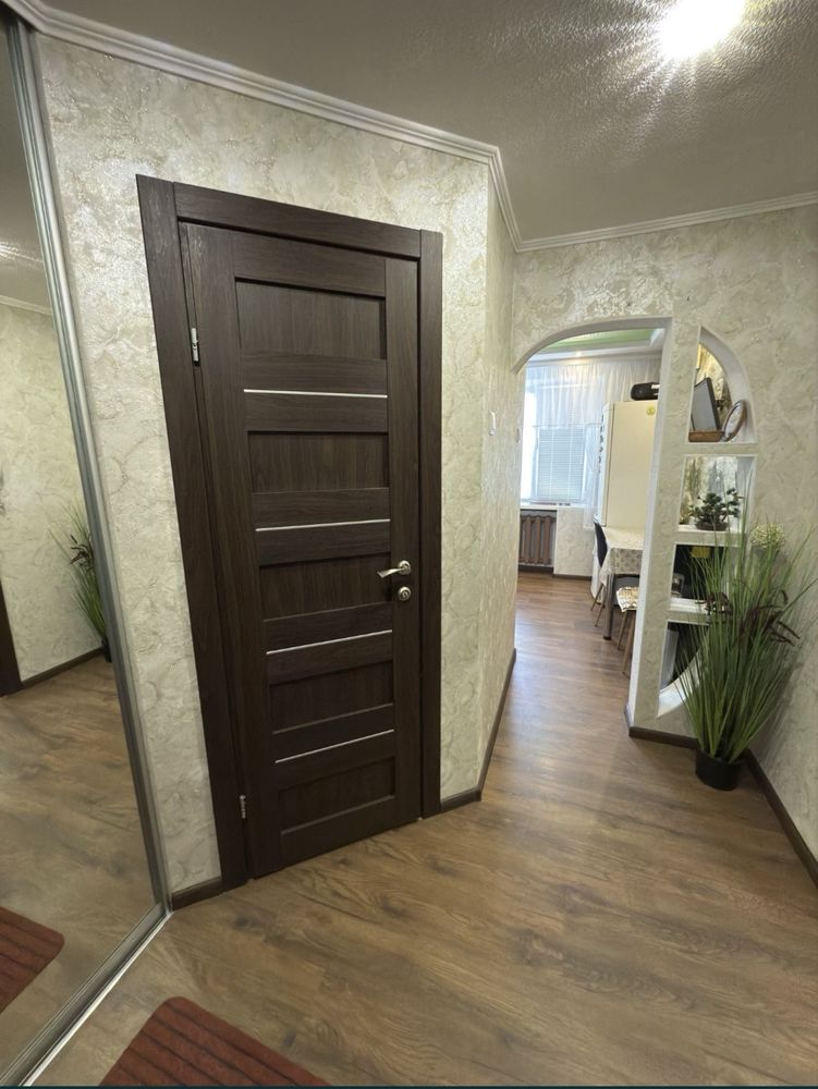 Продам 1к квартиру на Кирова. Поля