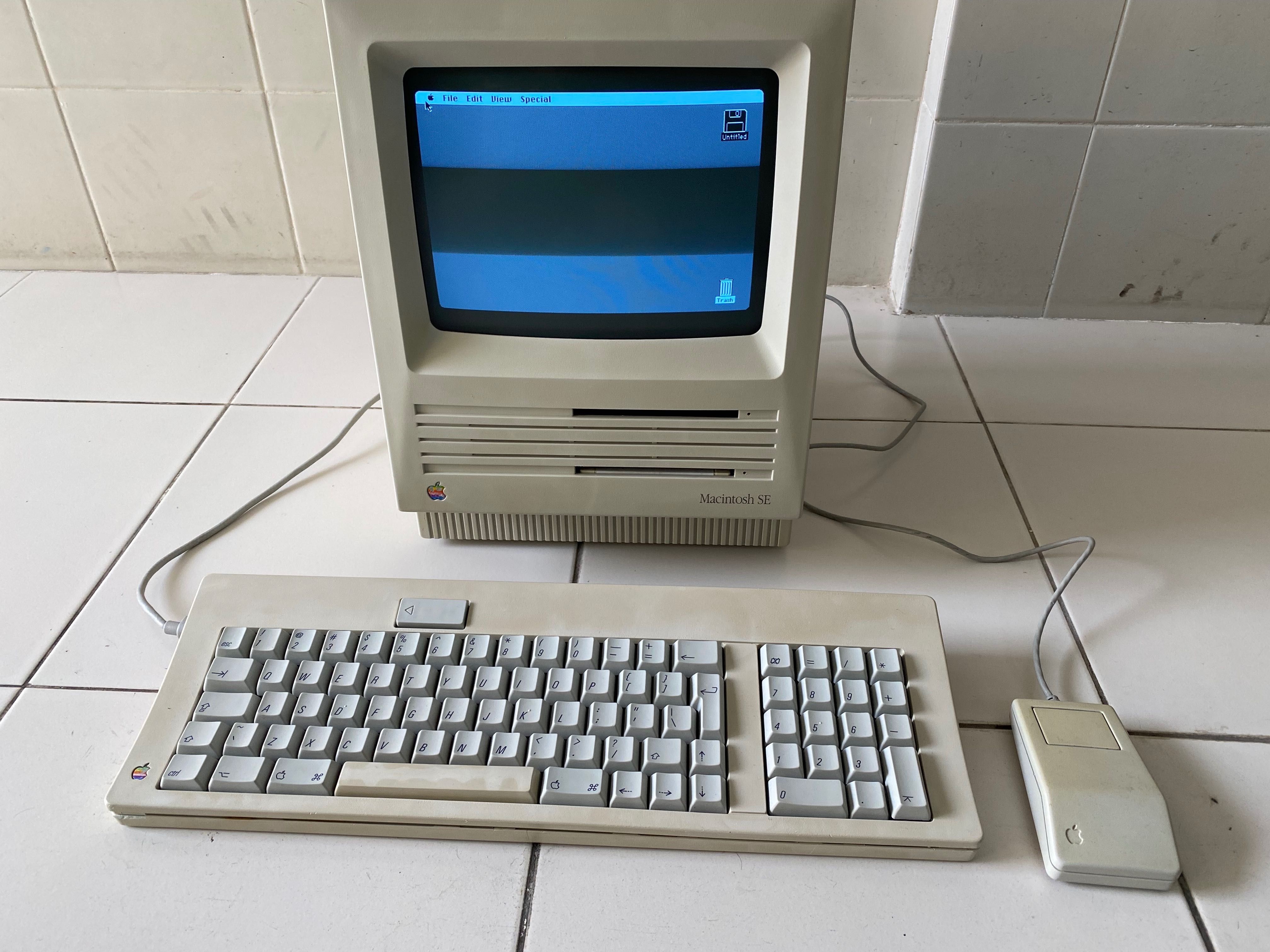 Apple Macintosh SE (M5010)