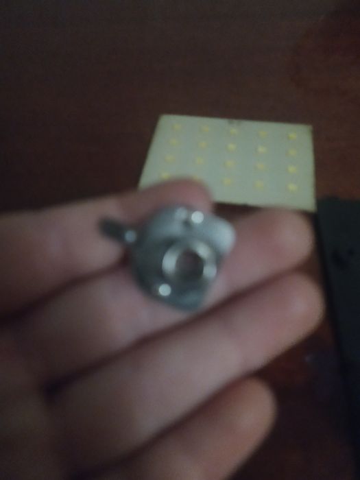 Фонарик на запчасти