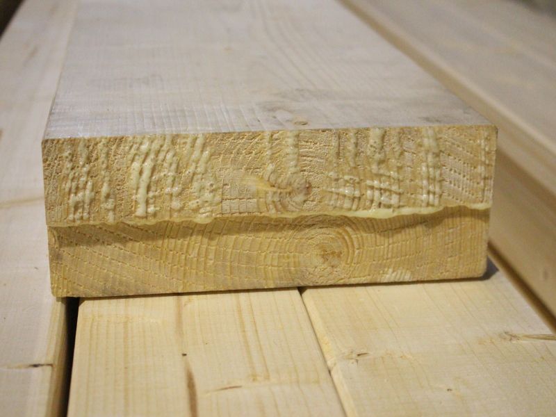 Kantówka 120x220mm, suszona i strugana, idealna na pergolę tarasową.