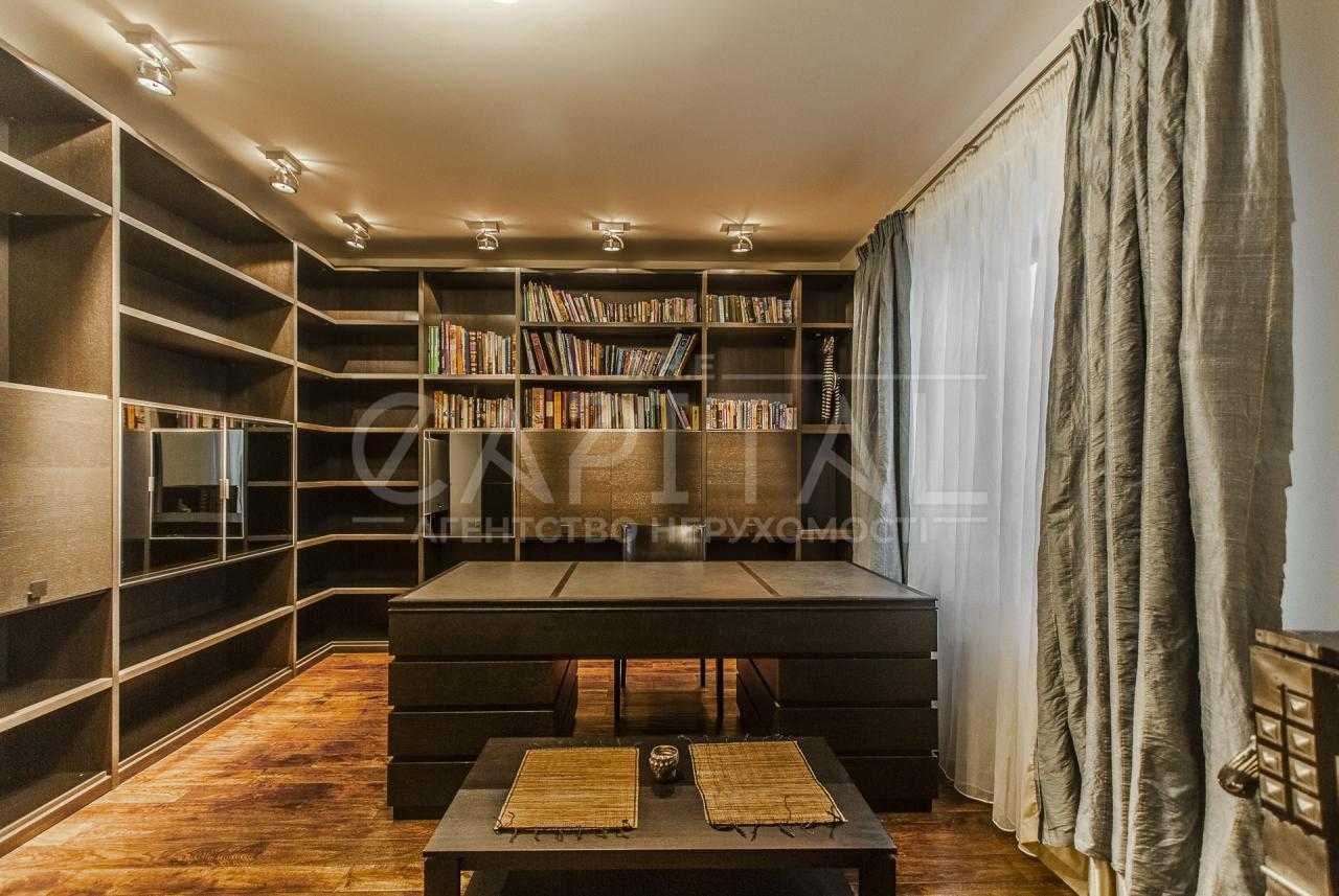 Японський пентхаус 230 м² з каміном, паркінгом і кінотеатром (Поділ)