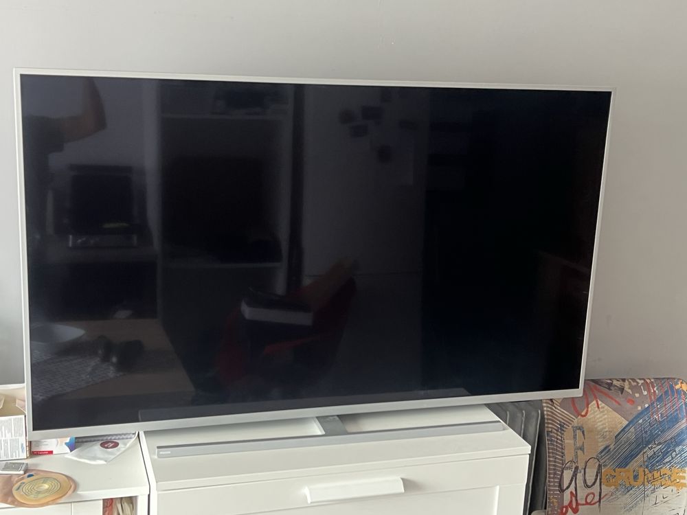 Telewizor Philips 55PUS7334/12 z technologią 4K i systemem Android.