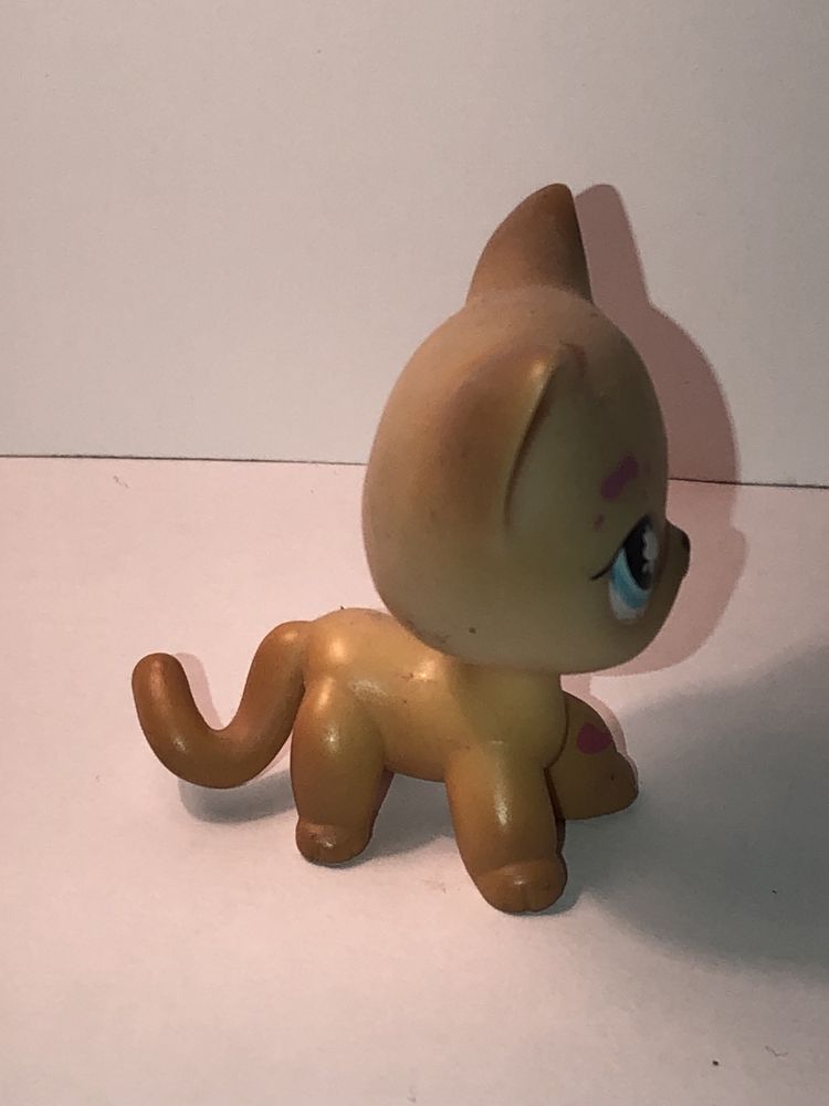 lps кошка стоячка