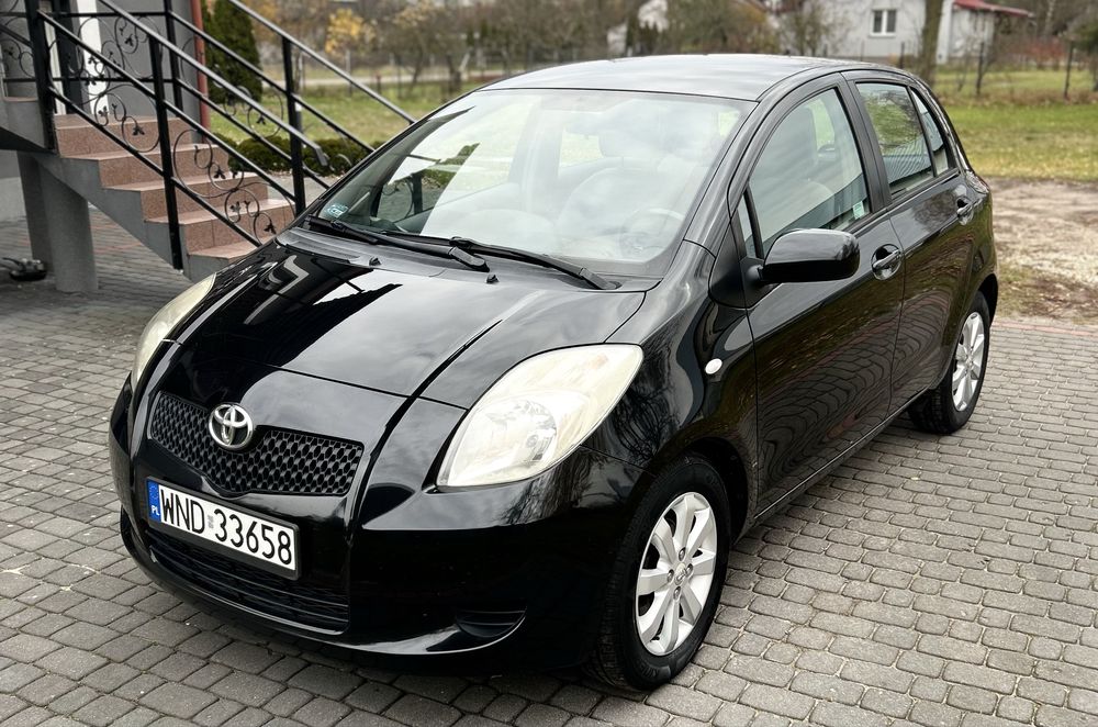 Toyota yaris 1,3 benz. Polski salon . Polecam !