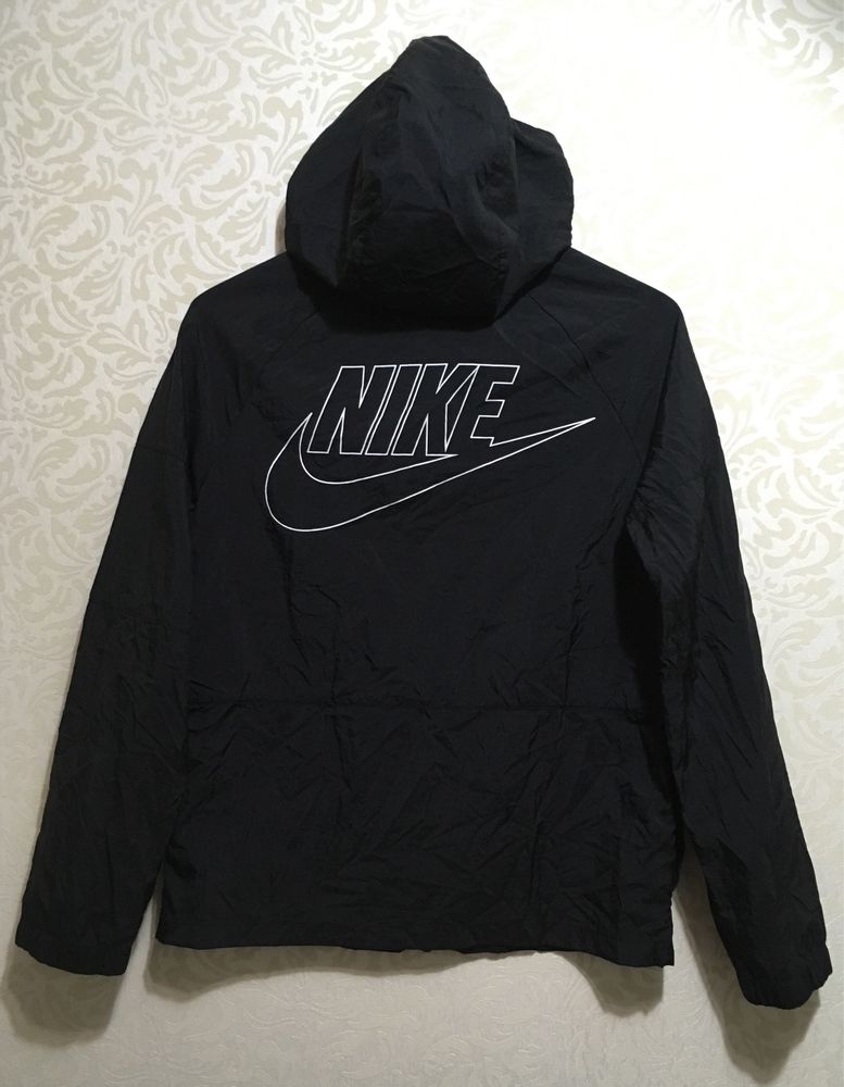 Вітровка Nike жіноча