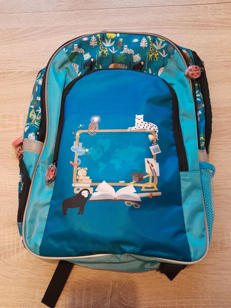 Nowy plecak szkolny z piórnikiem