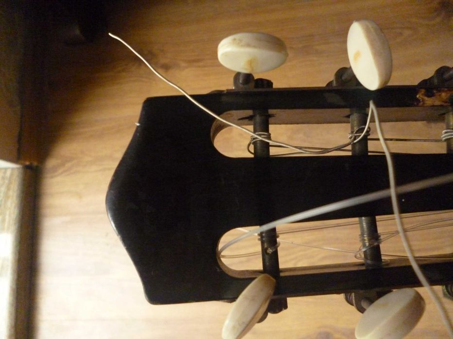 Dobra markowa gitara Niemiecka Korri