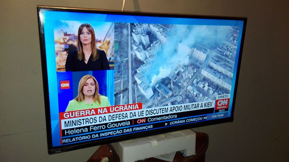 Tv smart semi nova...bom preço ! 160€negociável