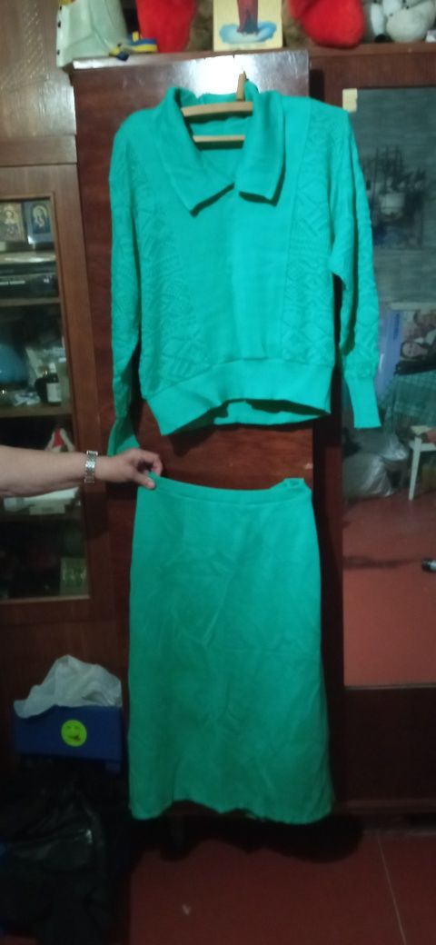 Женский костюм  бирюзового цвета
