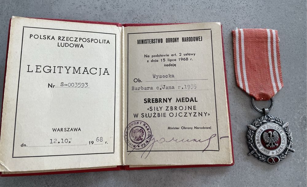 Zestaw medali PRL po jednej osobie z legitymacjami Siły Zbrojne X