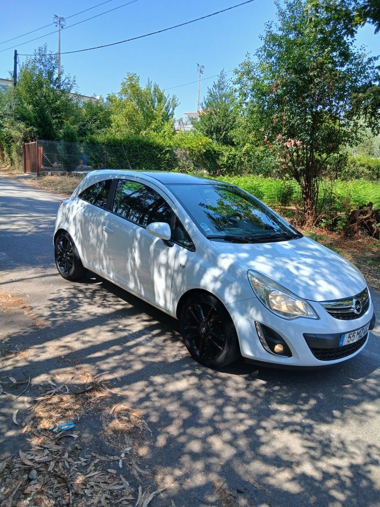 Opel Corsa 1.2 [ com apenas 125 mil km ]