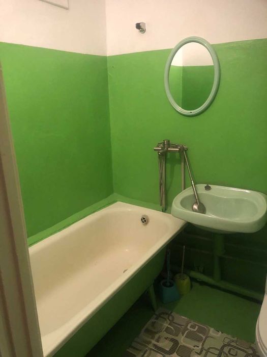 Цегляний будинок. Зручний 2й поверх. Хороший район