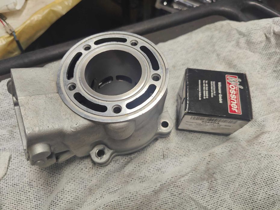 Cylinder Husqvarna 125 Wr Cr Sms Wre + tłok Wossner
