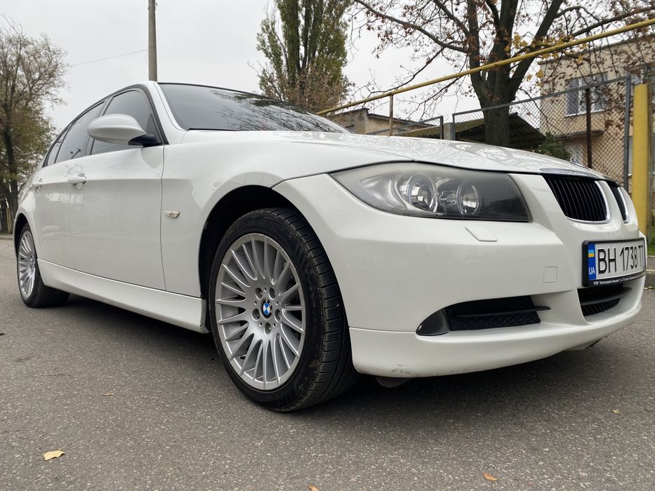 Продам BMW.  320