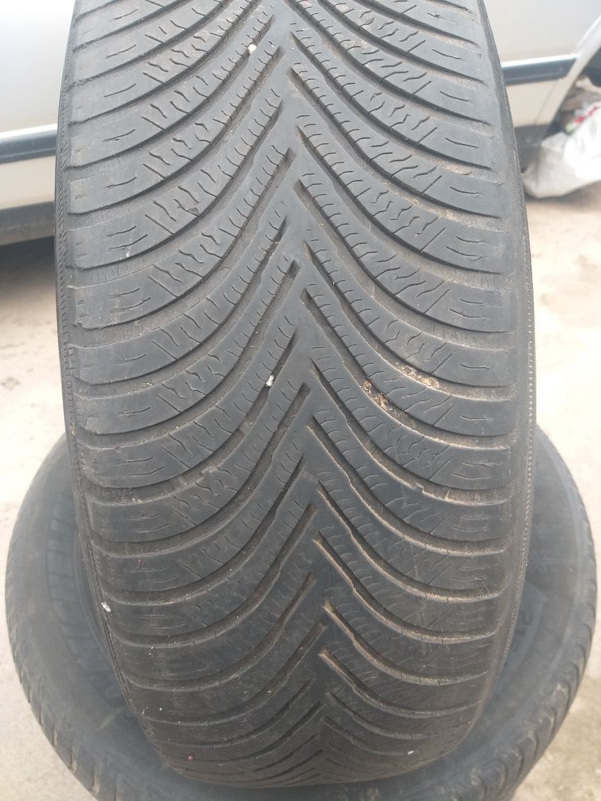Продам зиму 4 колеса Michelin Alpin 5
