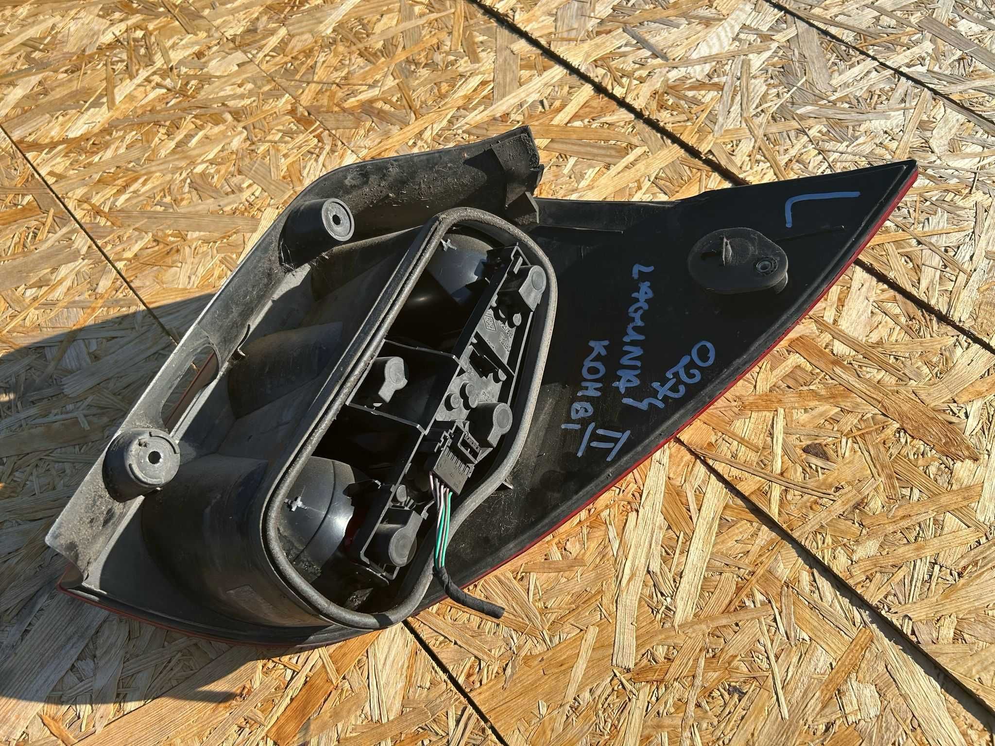 Lampa tylna lewa lub prawa Renault Laguna II kombi
