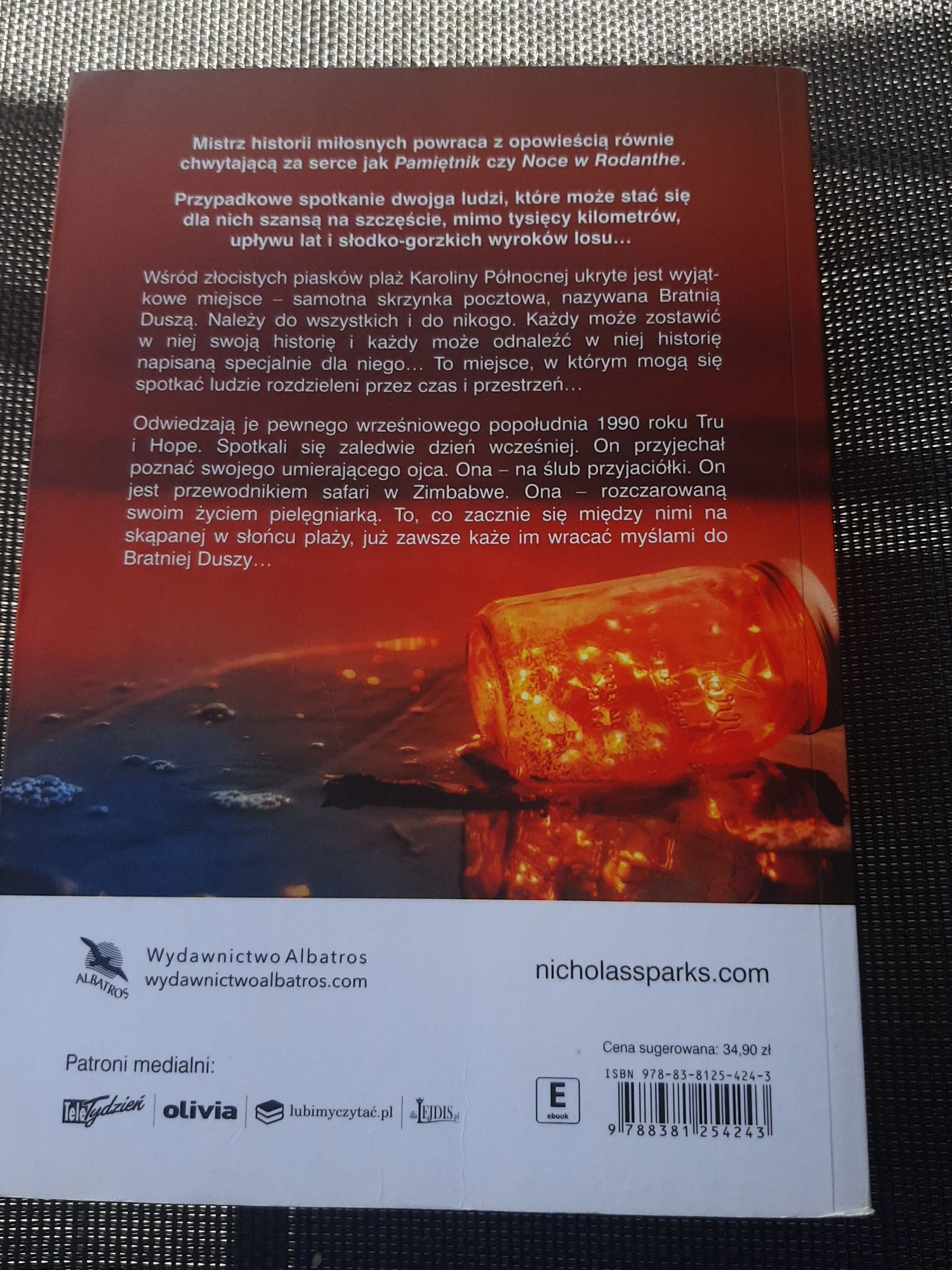 Ciekawa książka Z każdym oddechem Nicholas Sparks