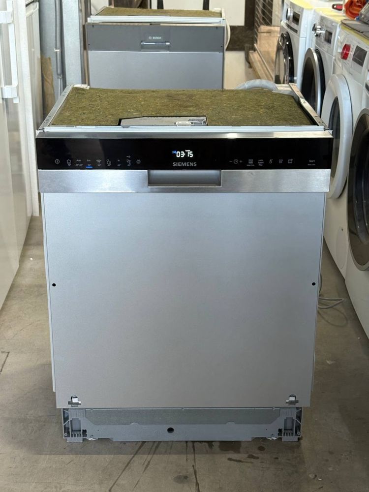 Посудомийна машина Siemens SN558S02ME з панелькою