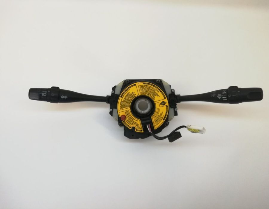 PRZEŁĄCZNIK ZESPOLONY ŚWIATEŁ NISSAN MICRA K11 255541F500 04400031