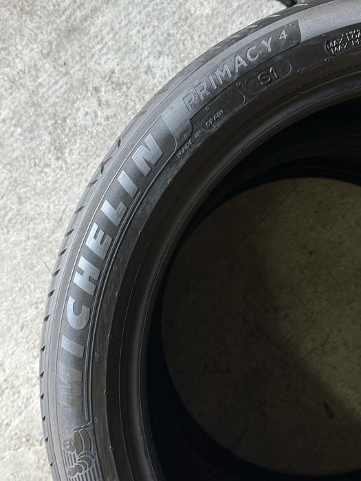Pneus 235/45r20 Michelin Primacy 4 com 75% piso