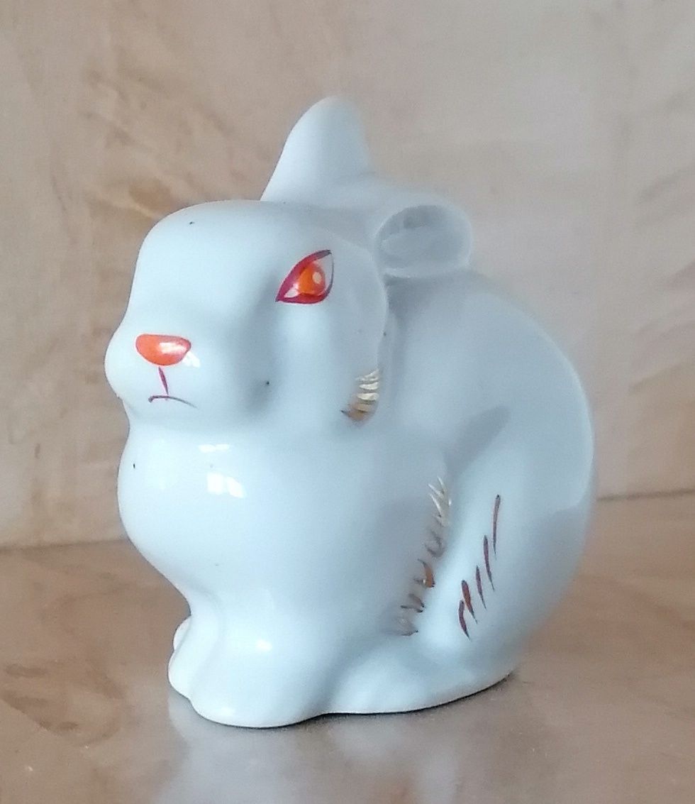 Порцеляновий зайчик