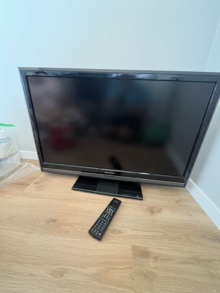 SHARP  Telewizor LCD COLOUR TV  37’ model 37D65E