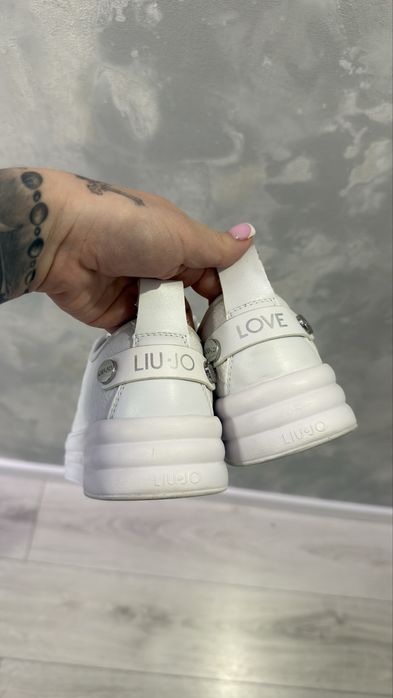 Продам кеди liu jo