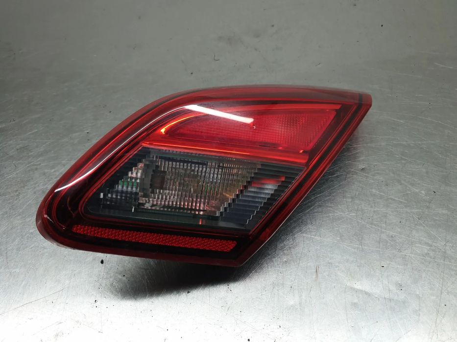 Farolim da mala direito OPEL Corsa E