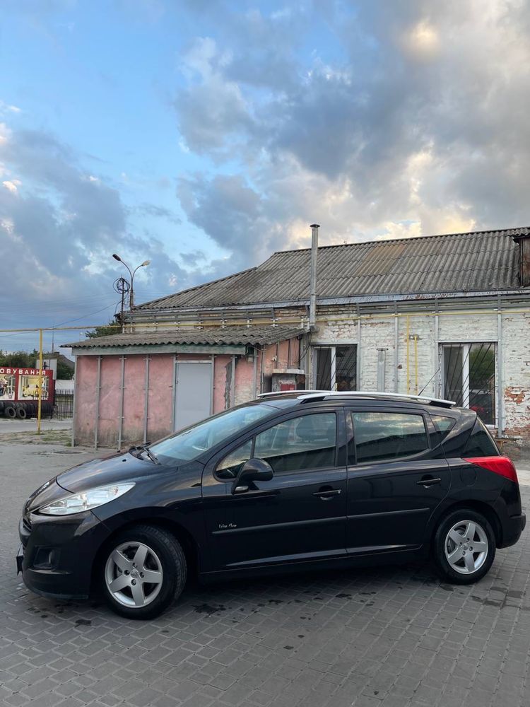 Peugeot 207 SW 1,4 бензин