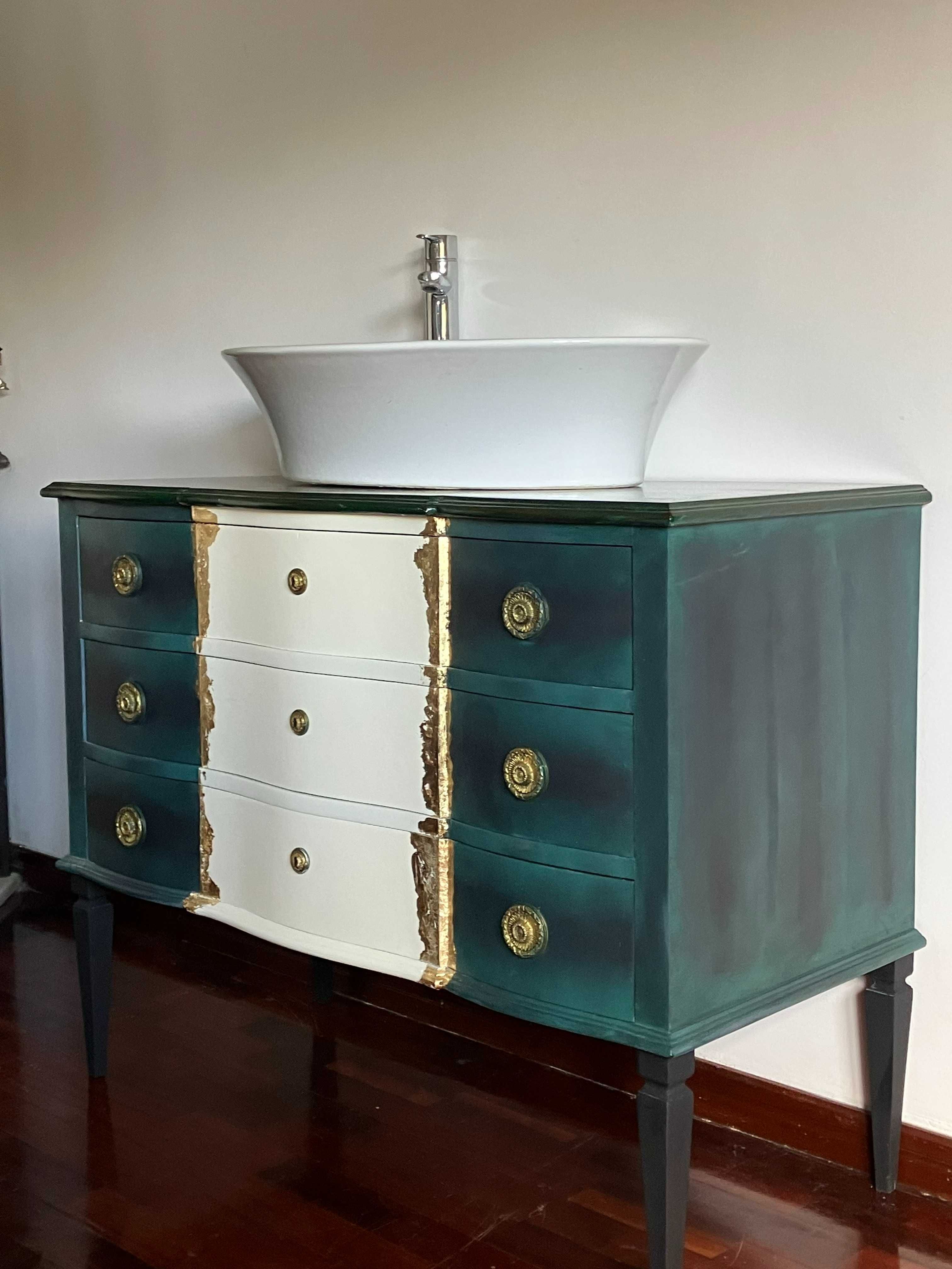 Comoda/ Móvel / consola / aparador azul - restauro e transformação