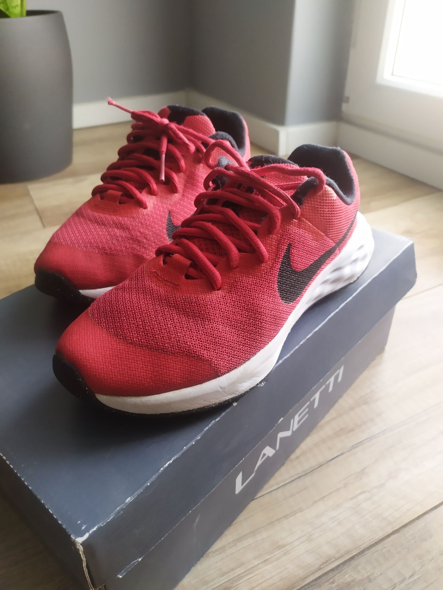 Buty chłopięce Nike rozmiar 36